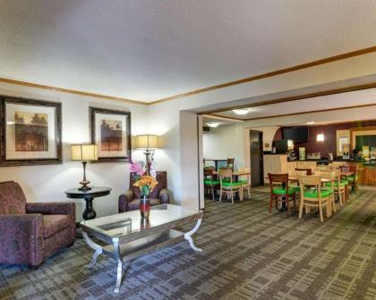 Quality Inn Fort Smith I-540 - image 10