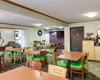 Quality Inn Fort Smith I-540 - image 5