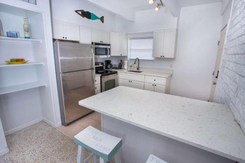 Bluefish Drive Apartments #4 - image 5