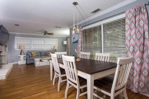 Elliott Point Vacation Home - main image