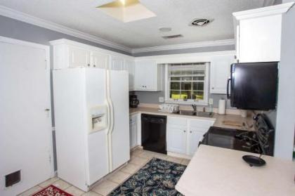 Elliott Point Vacation Home - image 3
