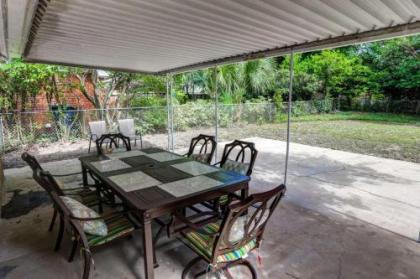 Elliott Point Vacation Home - image 4