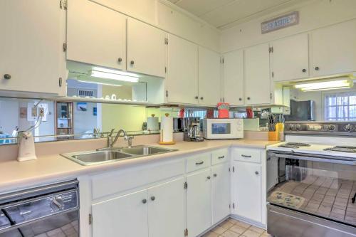 Sunny Florida Condo 4 Mi to Gulf Islands Seashore - image 4
