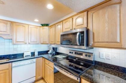 Island Echos 7th Floor Condos - image 4