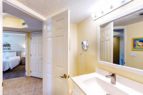 Islander Condominiums III - main image