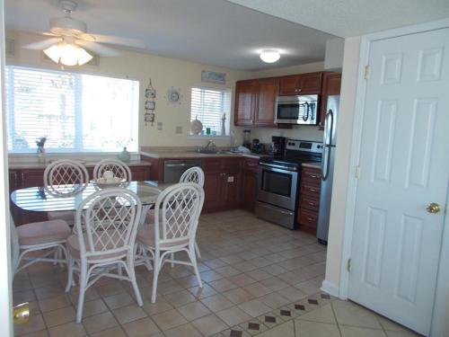 Seaspray Condos 217 - image 2