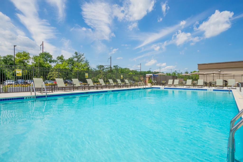 Holiday Inn Express & Suites Ft. Washington - Philadelphia an IHG Hotel - image 7