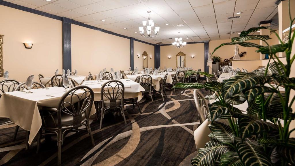 Best Western Fort Washington Inn - image 2