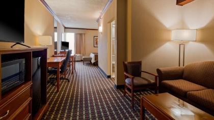 Best Western Fort Washington Inn - image 3