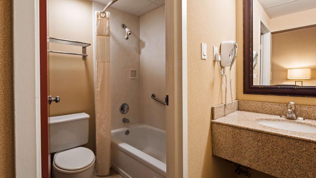 Best Western Fort Washington Inn - image 7