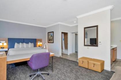 Hampton Inn & Suites Fort Worth-Fossil Creek - image 1