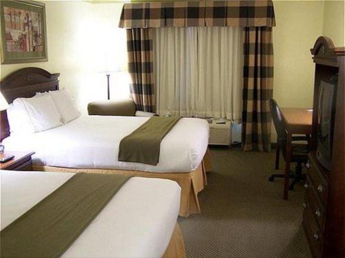 Holiday Inn Express Lake Worth NW Loop 820 an IHG Hotel - image 2