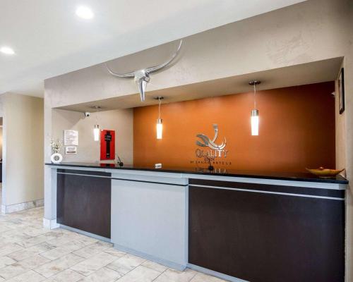 Days Inn by Wyndham Fort Worth North / Fossil Creek - image 5