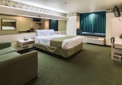 Motel 6-Fort Worth TX - Burleson - image 2