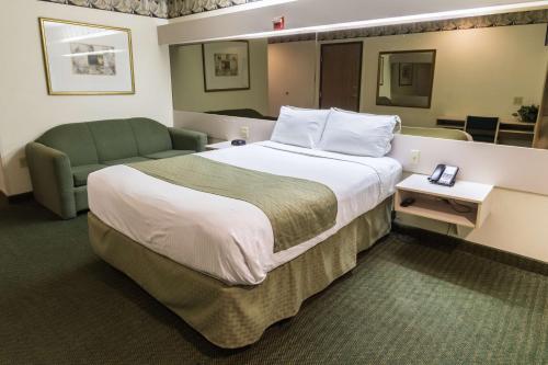 Motel 6-Fort Worth TX - Burleson - image 4
