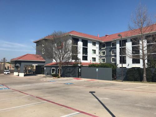 Courtyard Fort Worth I-30 West Near NAS JRB - image 2
