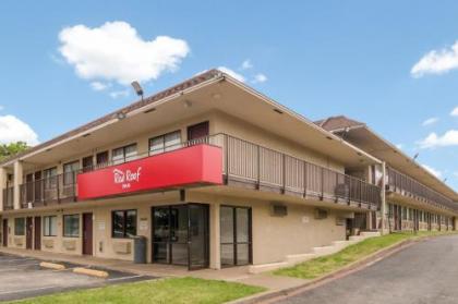 Red Roof Inn Fort Worth South - image 4