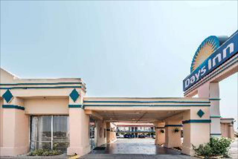Days Inn by Wyndham South Fort Worth - image 2