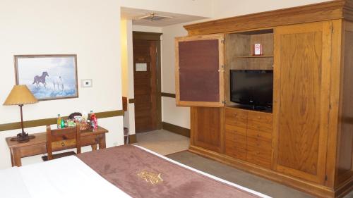 Stockyards Hotel - image 5