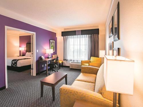 La Quinta by Wyndham Fort Worth City View - image 3