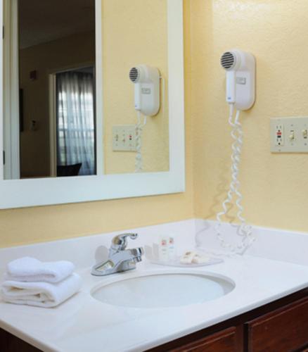 TownePlace Suites Fort Worth Southwest TCU Area - image 2