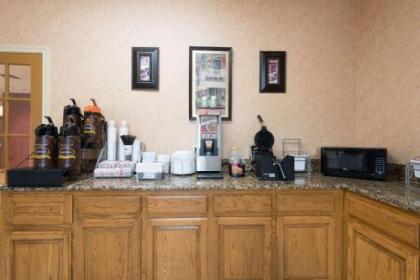 Super 8 by Wyndham Fort Worth South - image 1