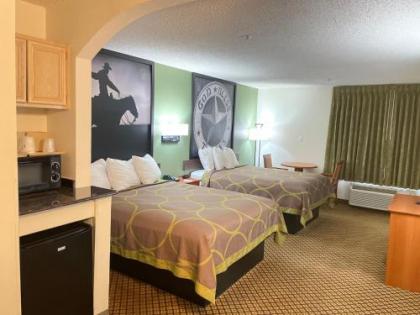 Super 8 by Wyndham Fort Worth South - image 4