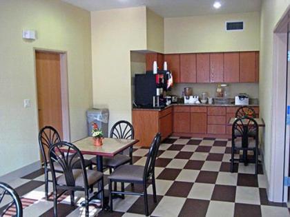 Motel 6-Fort Worth TX - image 2