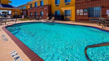 Best Western Fort Worth Inn and Suites - image 3
