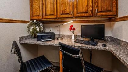 Best Western Fort Worth Inn and Suites - image 4