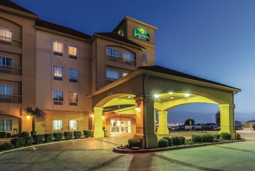 La Quinta by Wyndham Fort Worth - Lake Worth - image 2