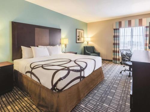 La Quinta by Wyndham Fort Worth - Lake Worth - image 3