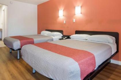 Motel 6-Fort Worth TX - Seminary - image 2