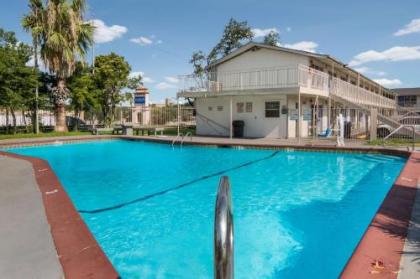 Motel 6-Fort Worth TX - Seminary - image 5