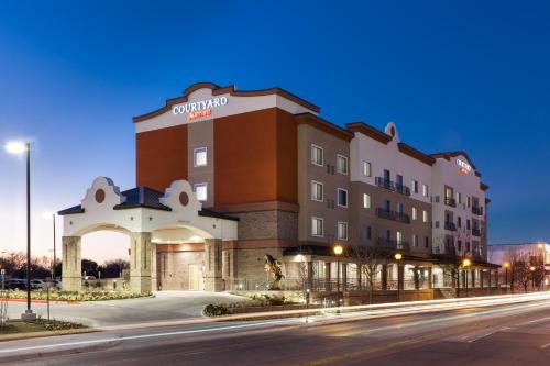 Courtyard by Marriott Fort Worth Historic Stockyards - main image