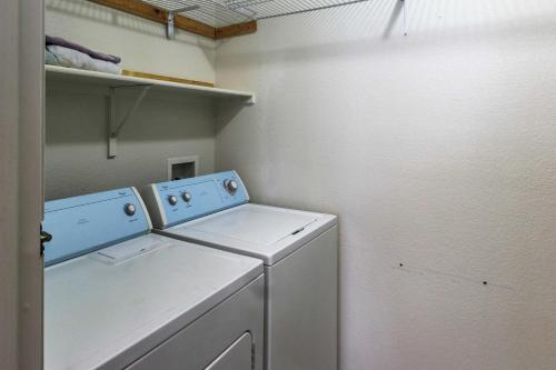 Fort Worth Family Home Easy Access to Attractions - image 5