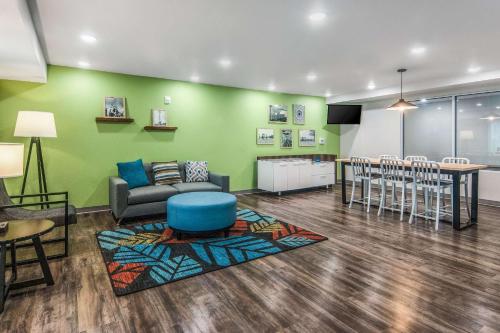 WoodSpring Suites North Ft Worth Alliance TX Speedway - image 5