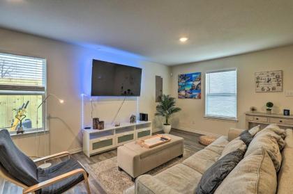 Fort Worth Retreat with Private Quarter Acre!