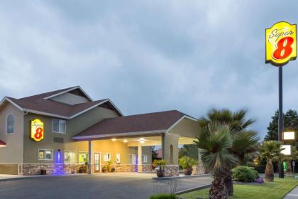 Super 8 by Wyndham Fortuna Fortuna