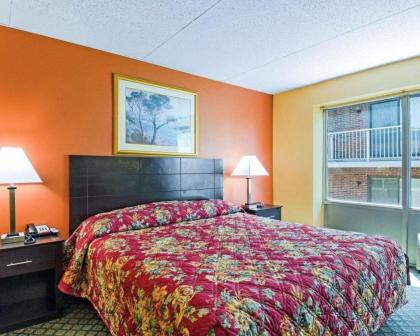 Econolodge Framingham-Boston - image 17