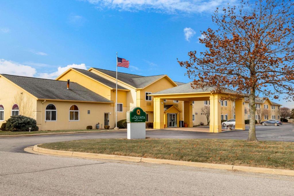 La Quinta by Wyndham Frankfort - main image