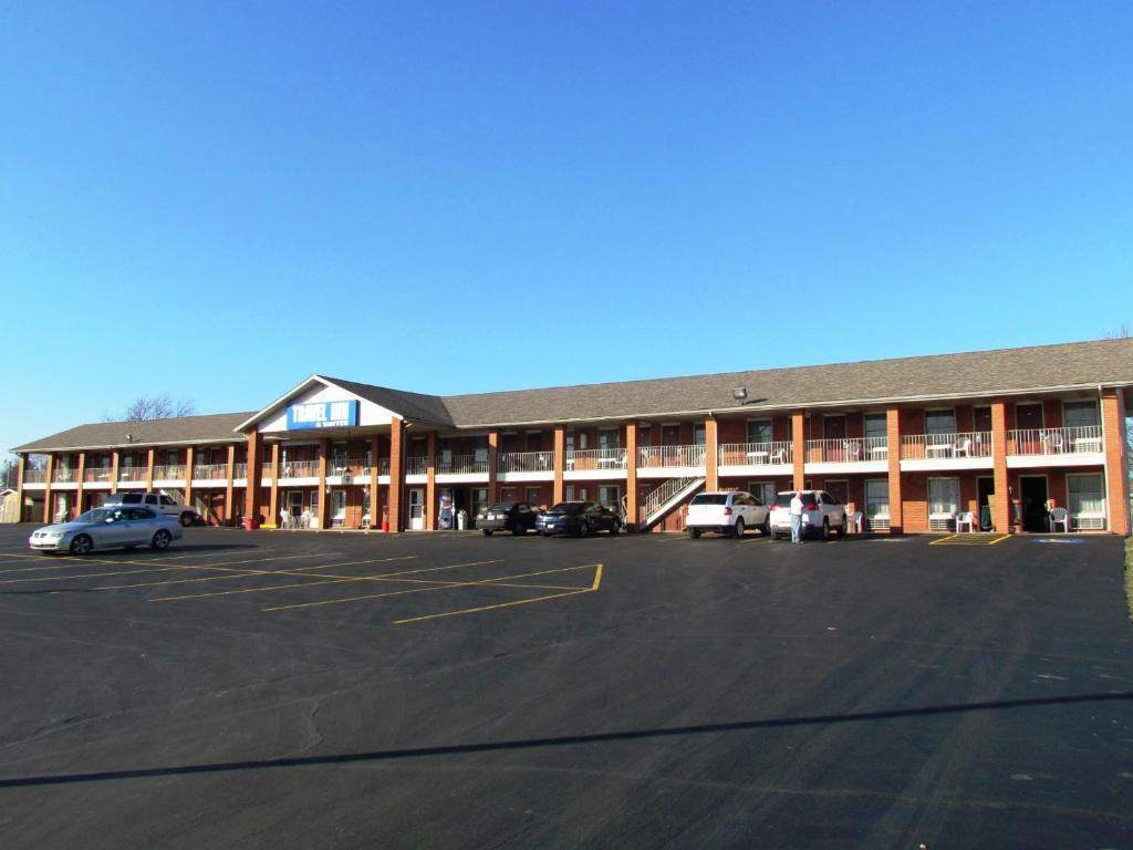 Travel Inn & Suites - main image