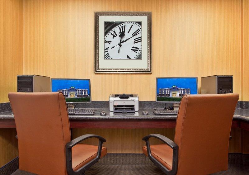 Holiday Inn Express Hotel & Suites Franklin - main image