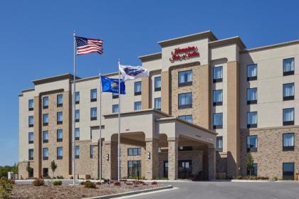 Hampton Inn  Suites milwaukeeFranklin