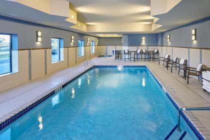 Hampton Inn & Suites Milwaukee/Franklin - image 11