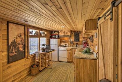 Peaceful Pet-Friendly Franklin Cottage on 15 Acres - image 5