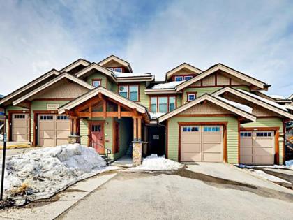 New Listing! Mountain Haven On Ski Shuttle Route Townhouse - image 4