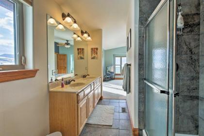 Large Home with Great Views and Room for 2 Families! - image 12