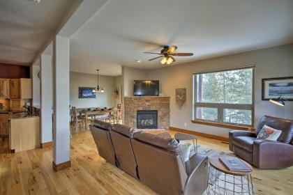 Large Home with Great Views and Room for 2 Families! - image 14