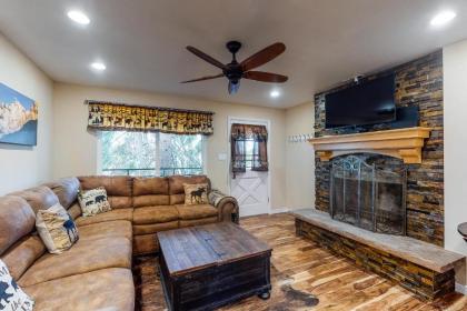Modern Hi Country Haus Getaway 10-15